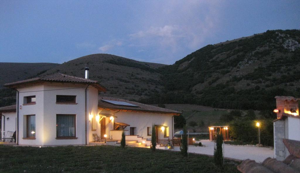 Bed and Breakfast La Collina Di Peppino Trasacco Exteriér fotografie