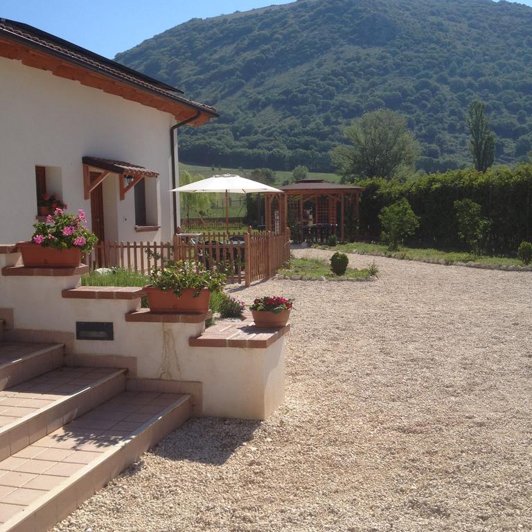 Bed and Breakfast La Collina Di Peppino Trasacco Exteriér fotografie
