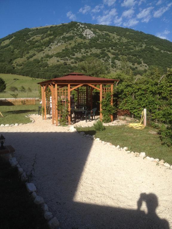 Bed and Breakfast La Collina Di Peppino Trasacco Exteriér fotografie